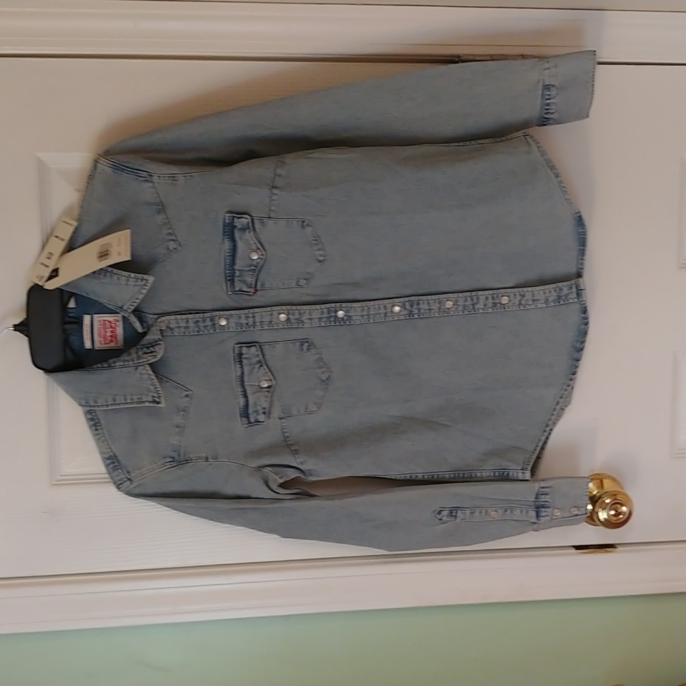 New Classic Fit Levi's Ladies Shirt